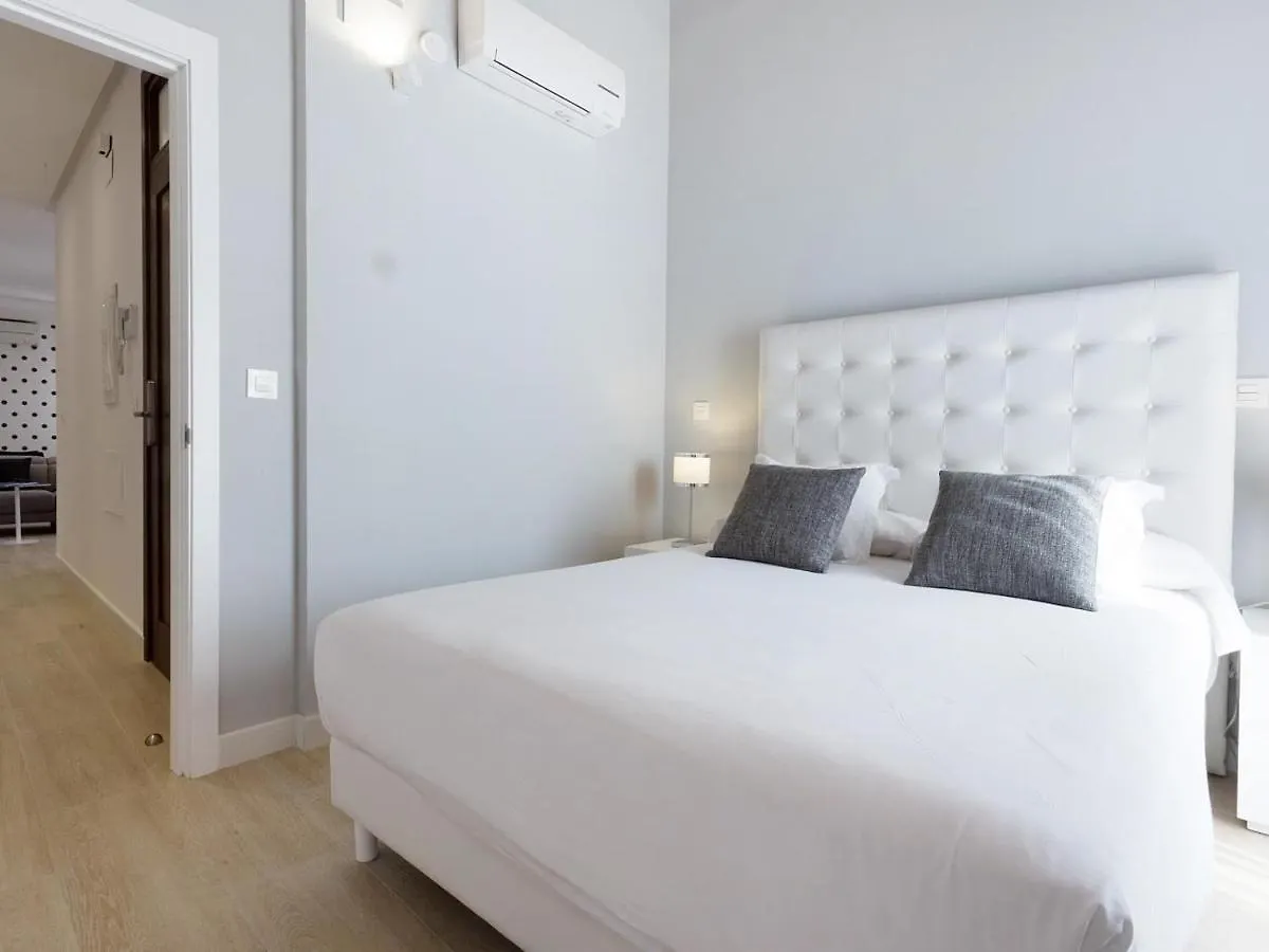 Atico Santa Cruz Apartment Seville