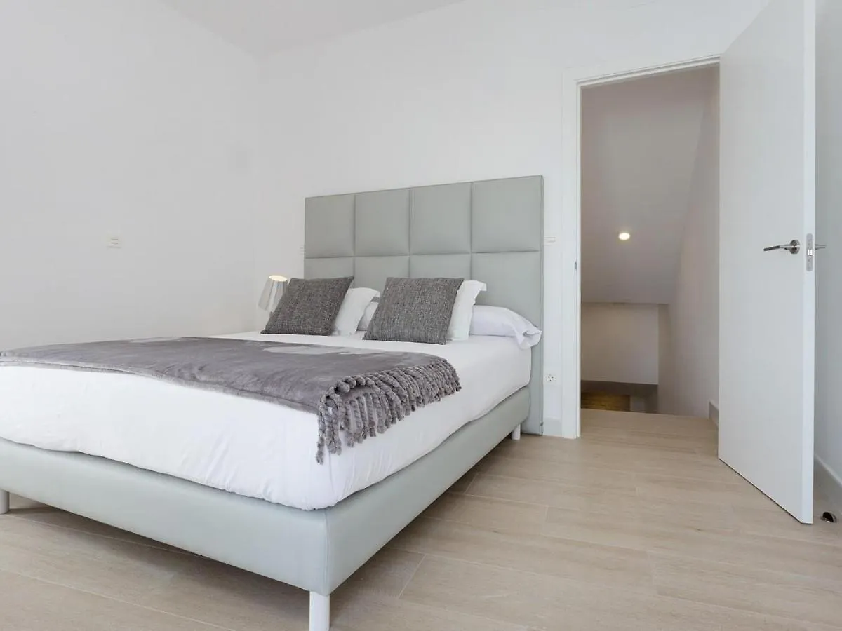 Atico Santa Cruz Apartment Seville